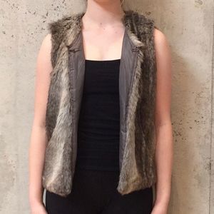 Glamsia Womens Medium Faux Fur Vest